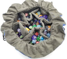 Load image into Gallery viewer, Bear Bear Velvet Dice Bag
