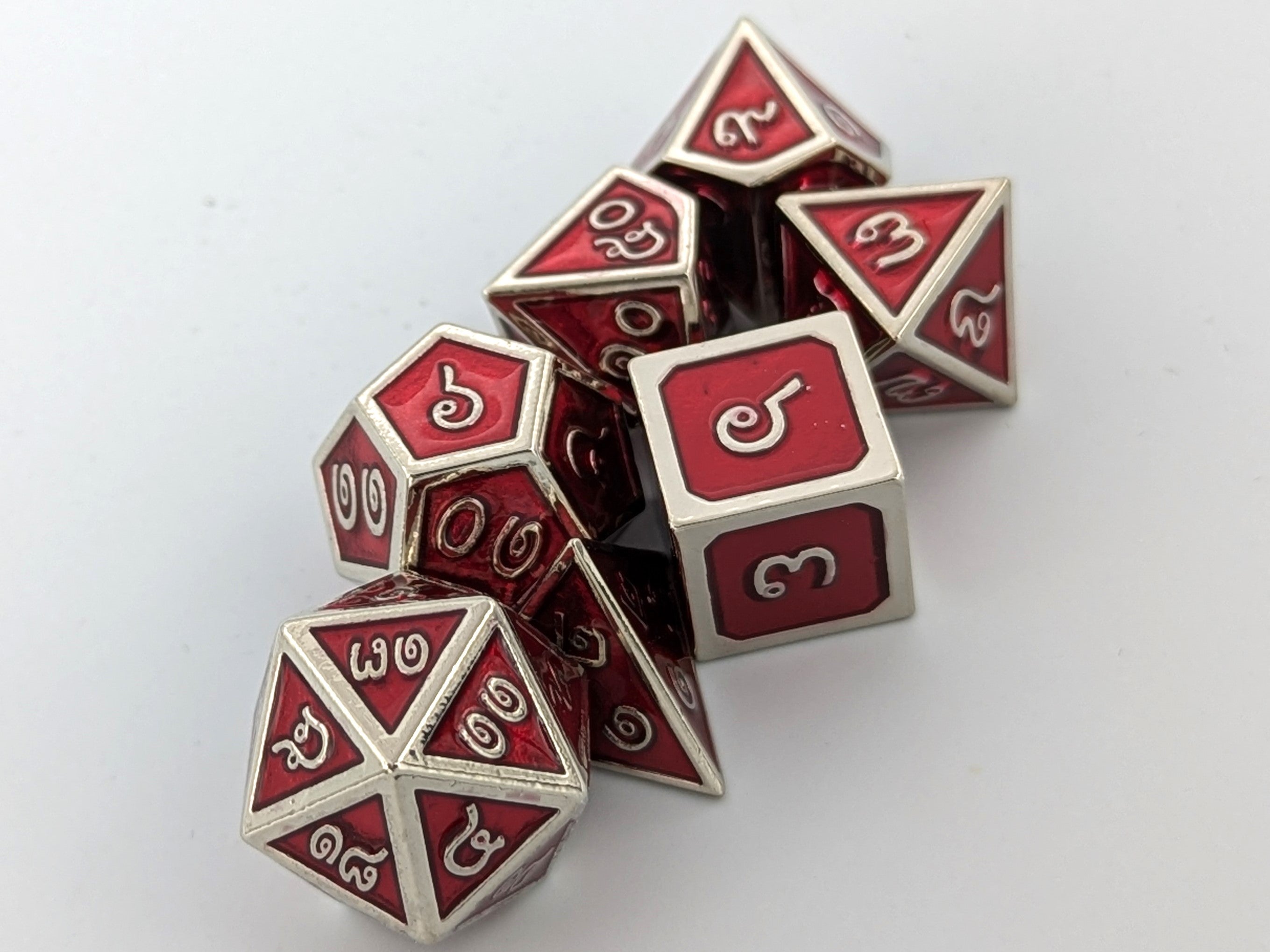 だいず Thai Metal Red Gold Dice – Robin's Nerd Supplies